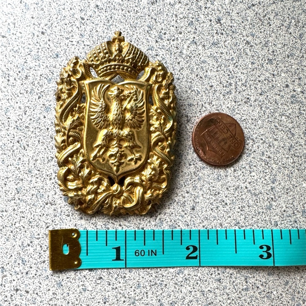 Miriam Haskell Gold coat of arms vintage 1960s brooch jewelry pin shield 50s - Picture 6 of 15